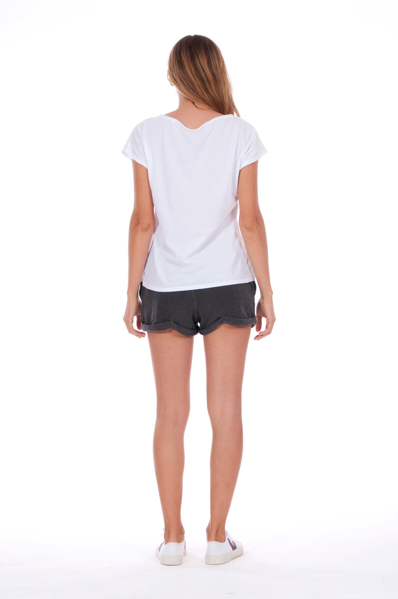 Island Mood - V Neck - Loose Fit - Top - Colour White and sunset mini shorts - Colour Anthracite 4