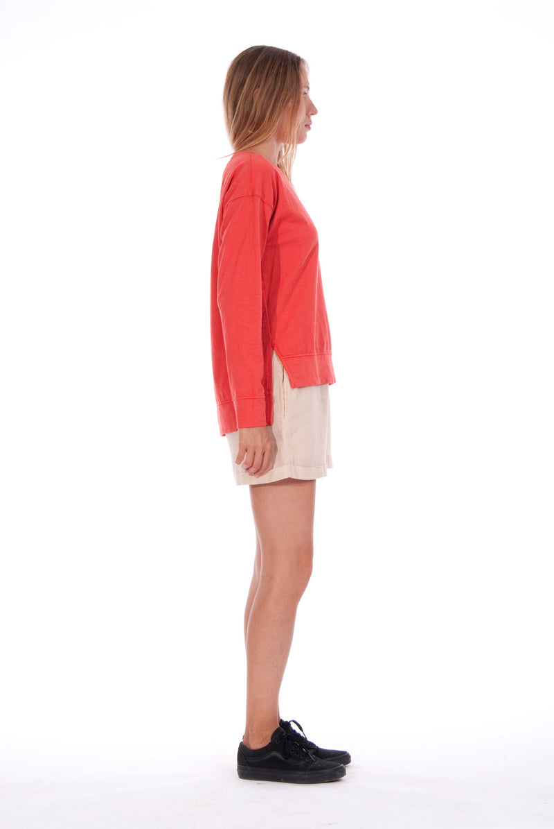 Mia - Sweatshirt - Colour Red and Creta Shorts - Colour Sand 4