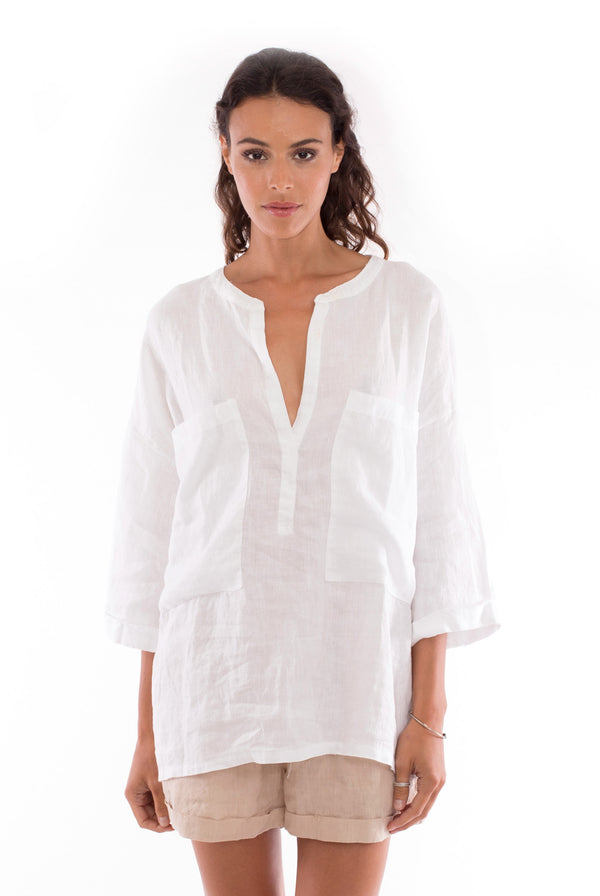 Ebba - Linen Shirt - Colour white and Creta shorts Colour sand 2