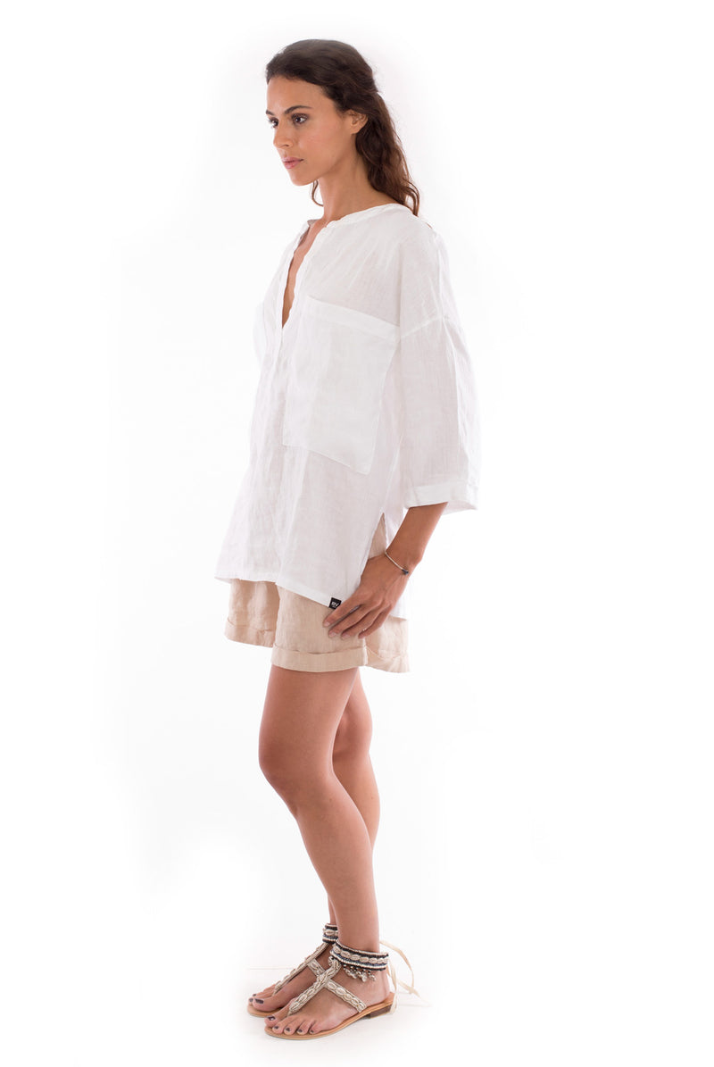 Ebba - Linen Shirt - Colour white and Creta shorts Colour sand 3